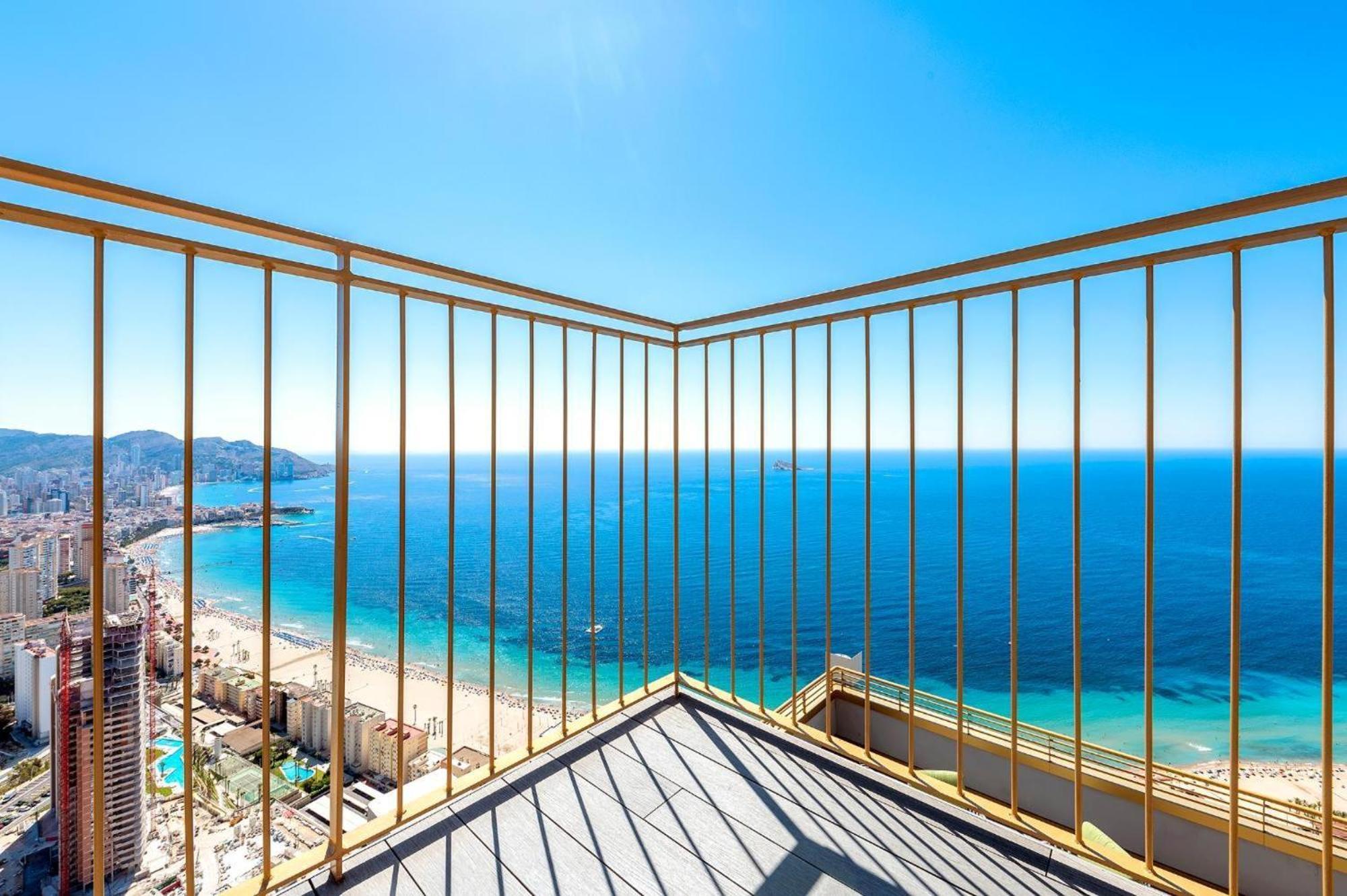 Intempo Sky Luxury Apartment 26 Floor Seaview Benidorm Exterior photo