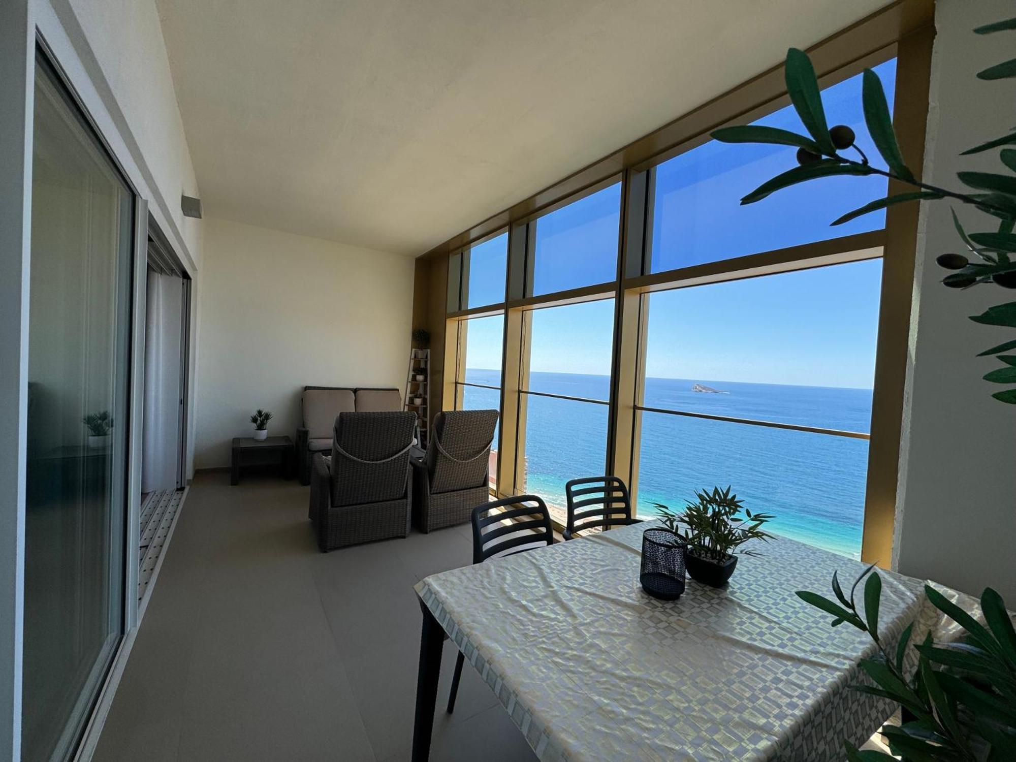Intempo Sky Luxury Apartment 26 Floor Seaview Benidorm Exterior photo