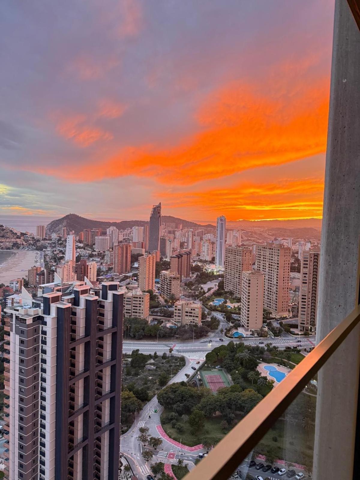 Intempo Sky Luxury Apartment 26 Floor Seaview Benidorm Exterior photo